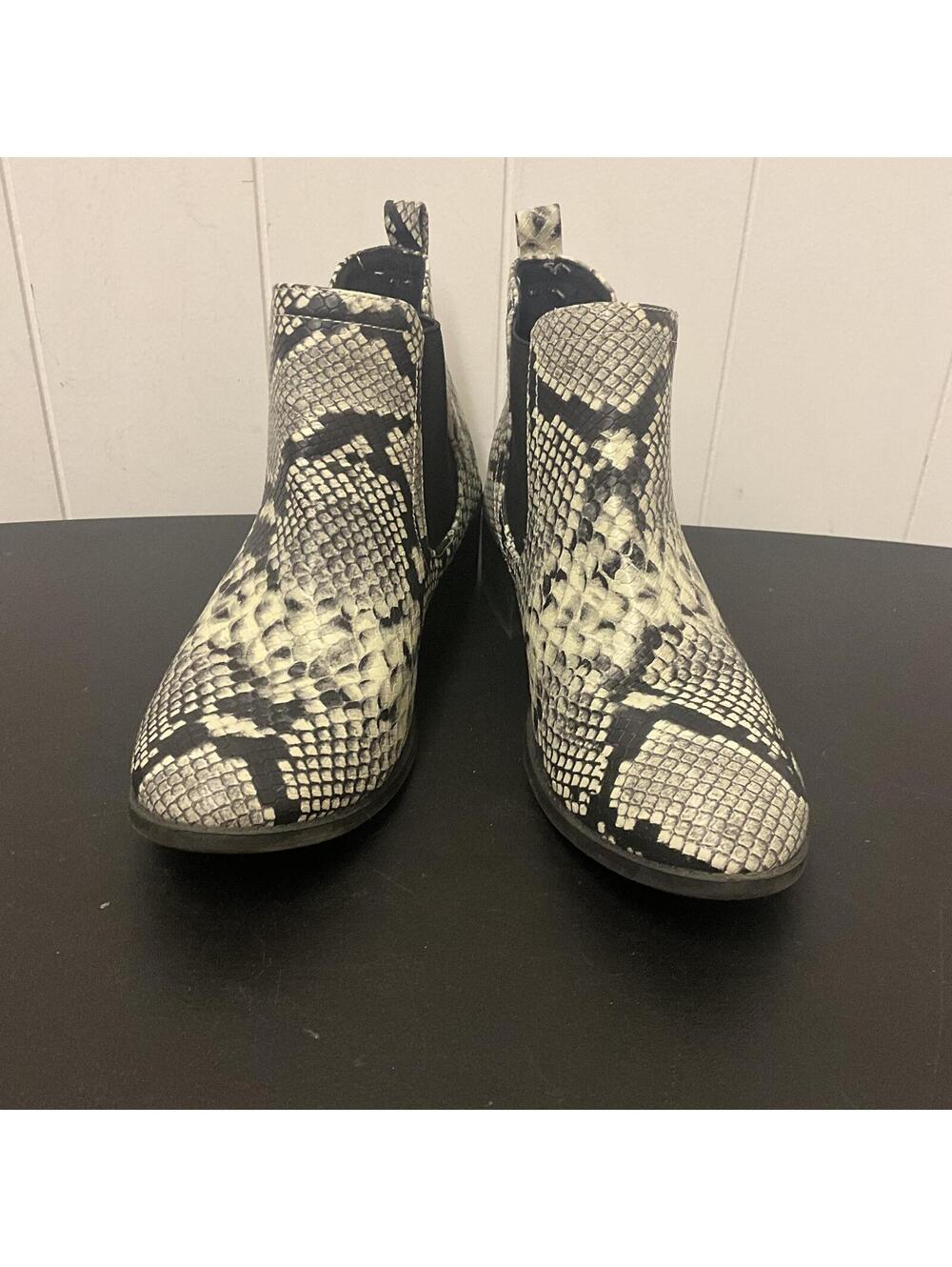 Women's City Classified Black/cream Snake Skin Slip On Ankle Boots Size 7M